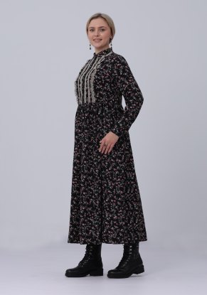 Платье женское "Казачка" модель 682/1 розочки на чёрном